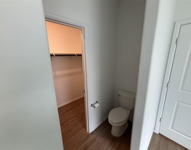 1739 Sahara Drive - Photo Thumbnail 11