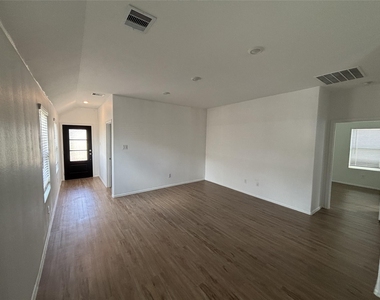 1739 Sahara Drive - Photo Thumbnail 4
