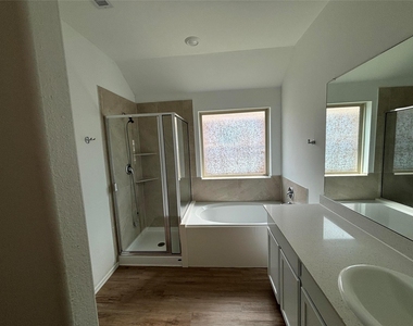 1739 Sahara Drive - Photo Thumbnail 9