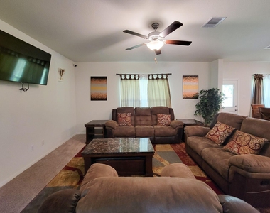 10793 Castle Rock Drive - Photo Thumbnail 4