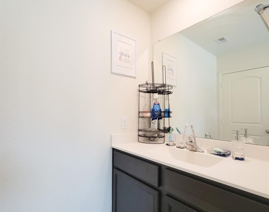 10793 Castle Rock Drive - Photo Thumbnail 24