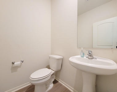 10793 Castle Rock Drive - Photo Thumbnail 19