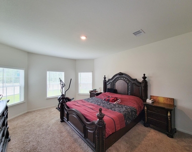 10793 Castle Rock Drive - Photo Thumbnail 14