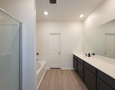 10793 Castle Rock Drive - Photo Thumbnail 15