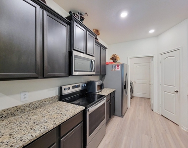 10793 Castle Rock Drive - Photo Thumbnail 9