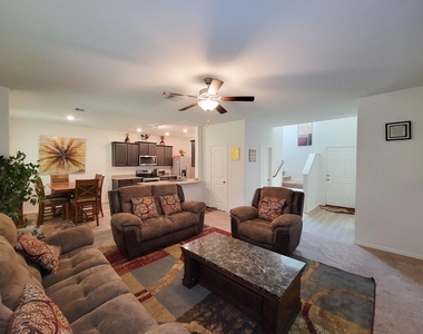10793 Castle Rock Drive - Photo Thumbnail 7