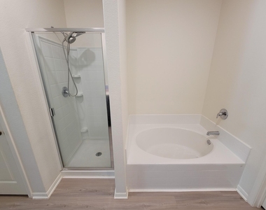 10793 Castle Rock Drive - Photo Thumbnail 17
