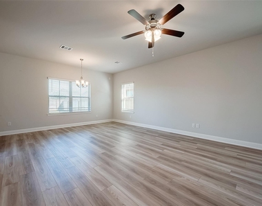 436 Long Beach Bay Dr - Photo Thumbnail 7