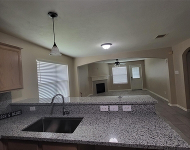 7302 Legacy Pines Drive - Photo Thumbnail 6