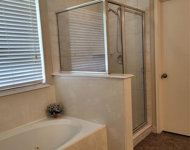 7302 Legacy Pines Drive - Photo Thumbnail 3