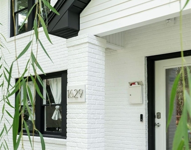 1629 Bonnie Brae Street - Photo Thumbnail 13