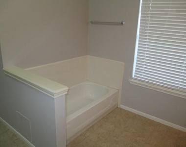 16714 Cheshire Place Drive - Photo Thumbnail 21