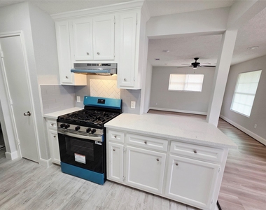 9713 Yuma Street - Photo Thumbnail 6
