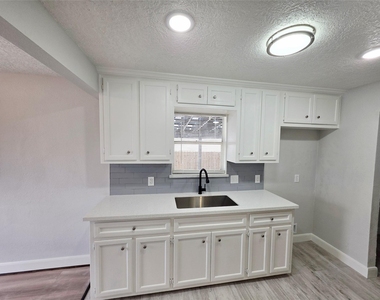 9713 Yuma Street - Photo Thumbnail 4