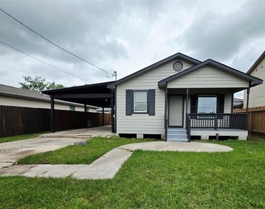 9713 Yuma Street - Photo Thumbnail 2