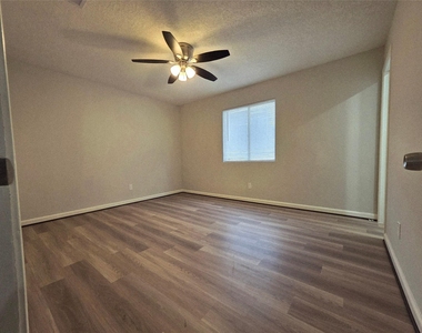 9713 Yuma Street - Photo Thumbnail 12