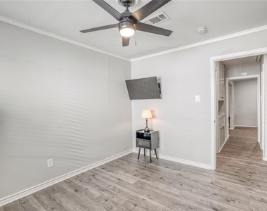 9626 Vilven Lane - Photo Thumbnail 14