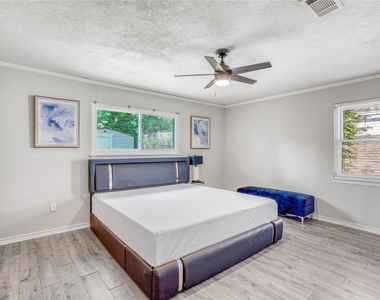 9626 Vilven Lane - Photo Thumbnail 4