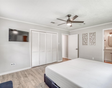 9626 Vilven Lane - Photo Thumbnail 15