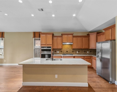 11119 Hayden Falls Drive - Photo Thumbnail 10