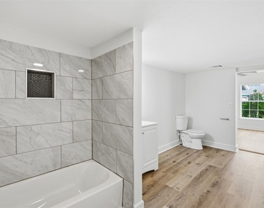 915 W Lewis Street - Photo Thumbnail 10