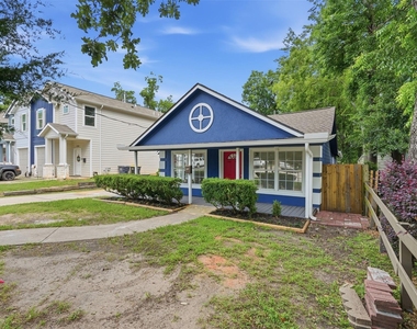 915 W Lewis Street - Photo Thumbnail 1