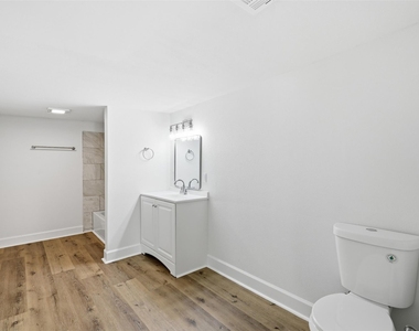 915 W Lewis Street - Photo Thumbnail 9
