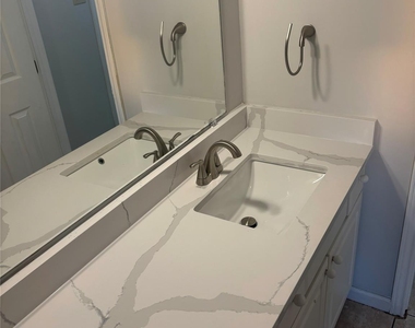 14333 Memorial Drive - Photo Thumbnail 10