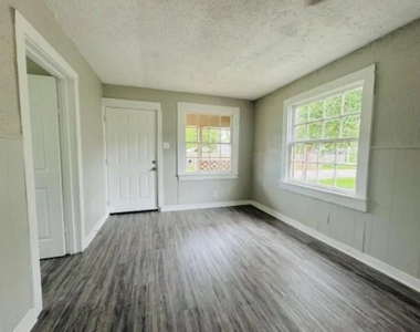 1501 Nashby Street - Photo Thumbnail 7