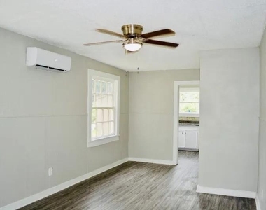 1501 Nashby Street - Photo Thumbnail 3