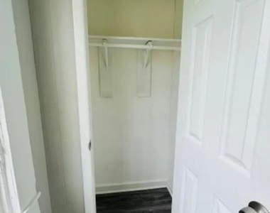 1501 Nashby Street - Photo Thumbnail 5