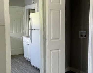 1501 Nashby Street - Photo Thumbnail 10