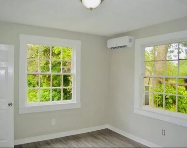 1501 Nashby Street - Photo Thumbnail 4