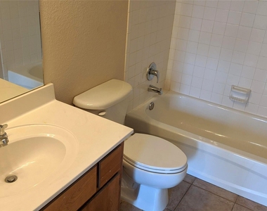 112 Sendero Drive - Photo Thumbnail 15