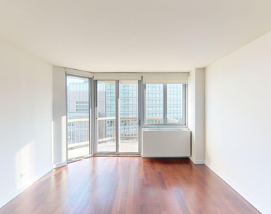 401 E 34th St - Photo Thumbnail 3