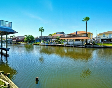 439 Pompano Street - Photo Thumbnail 12