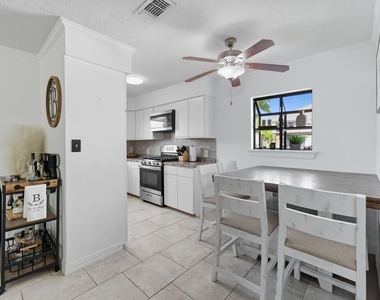 439 Pompano Street - Photo Thumbnail 3