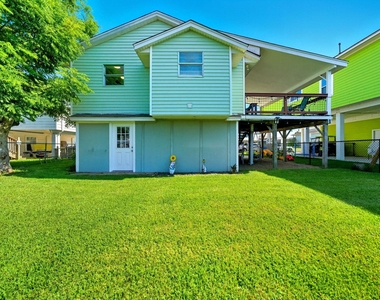 439 Pompano Street - Photo Thumbnail 10