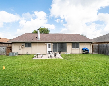 4218 Sequoia Street - Photo Thumbnail 8