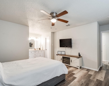 4218 Sequoia Street - Photo Thumbnail 2