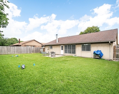 4218 Sequoia Street - Photo Thumbnail 9