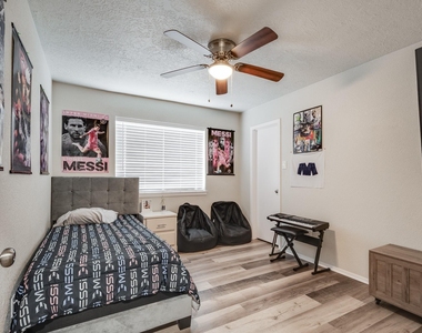 4218 Sequoia Street - Photo Thumbnail 4