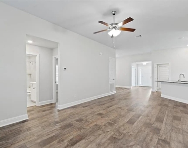 2708 Golden Palms Lane - Photo Thumbnail 2