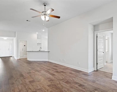 2708 Golden Palms Lane - Photo Thumbnail 3