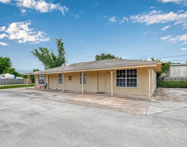 8430 Roundrock Drive - Photo Thumbnail 2
