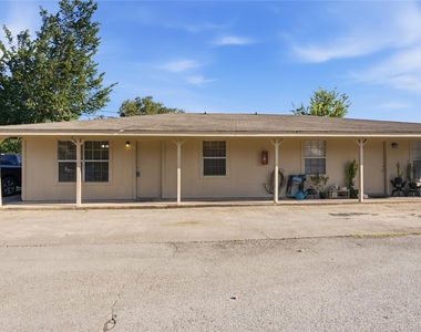 8430 Roundrock Drive - Photo Thumbnail 20