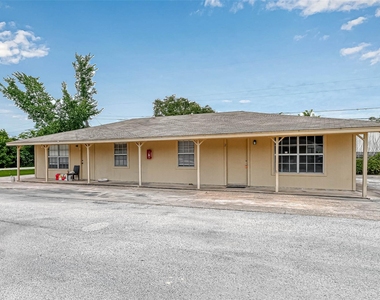 8430 Roundrock Drive - Photo Thumbnail 18