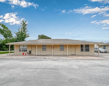 8430 Roundrock Drive - Photo Thumbnail 17