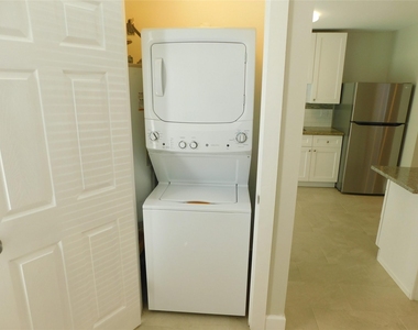 3332 Blodgett Street - Photo Thumbnail 7