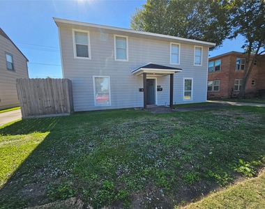 3332 Blodgett Street - Photo Thumbnail 13